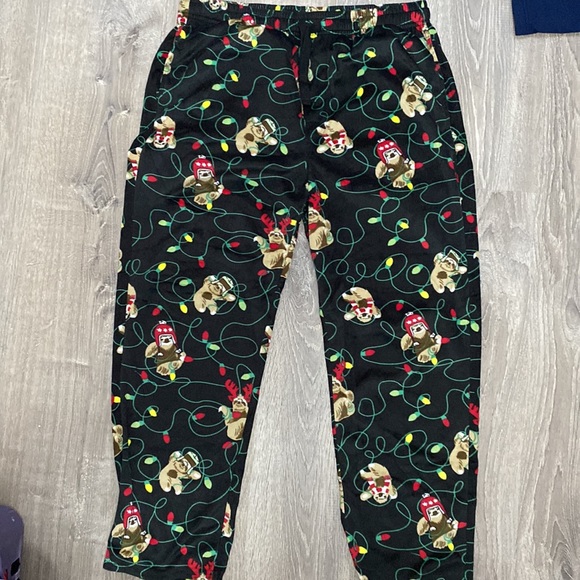 Christmas Pajamas with Sloths on them Size Large - Picture 4 of 6